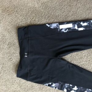 Small Under Armour Leggings - Design on front